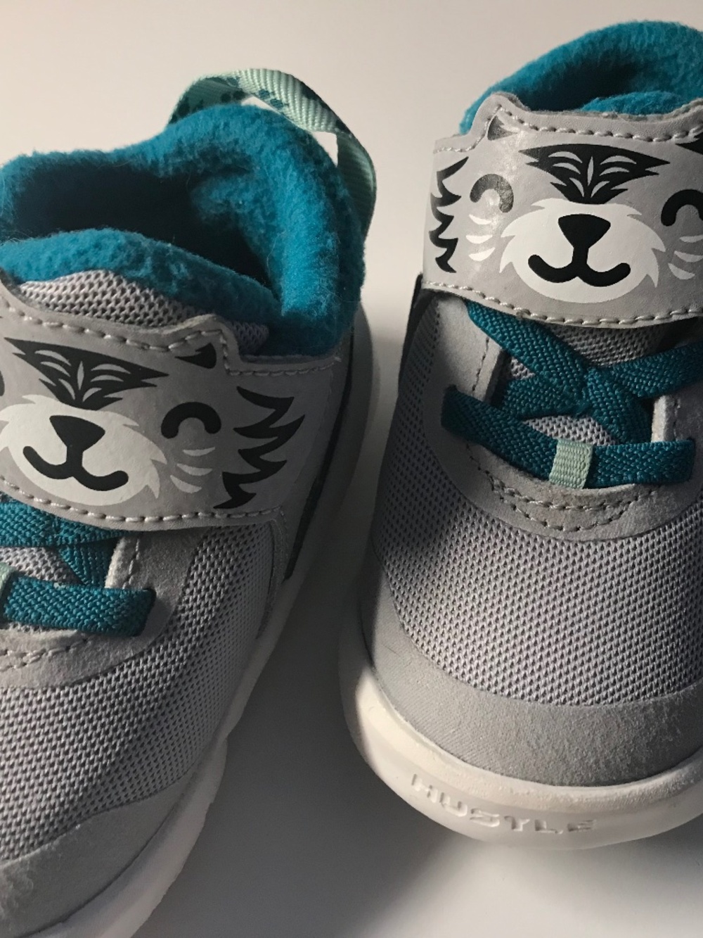 NIKE TEAM HUSTLE LIL WOLF GRAY INFANT SNEAKERS 5C